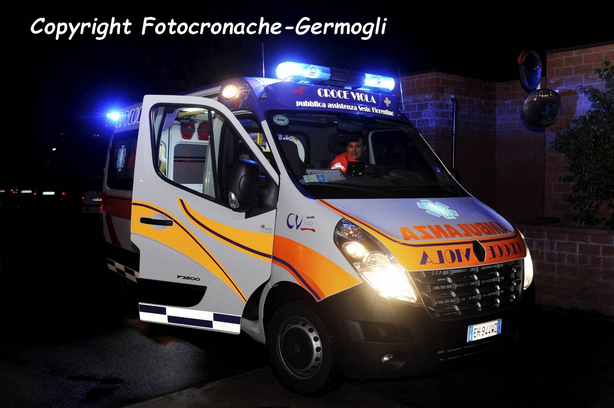 21enne fuori strada con l'auto. 118 e pompieri nella notte a Pilarciano