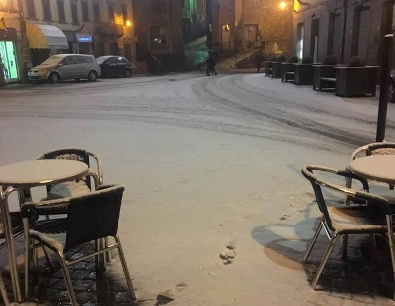 La neve si avvicina.... Primi fiocchi in Lucchesia (in pianura alle 22)