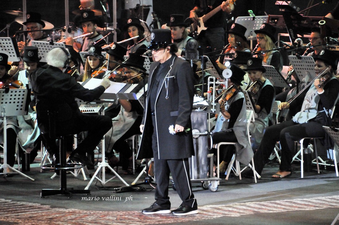 Sabrina e Roberta. Con Renato Zero anche nei cinema