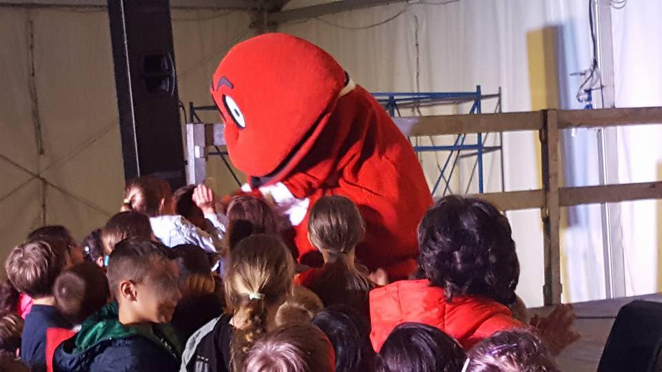 Borgo. Tutti in attesa del Gabibbo. Arriverà?