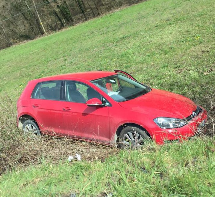 Scontro fra due auto sulla Faentina. Lunga coda di auto