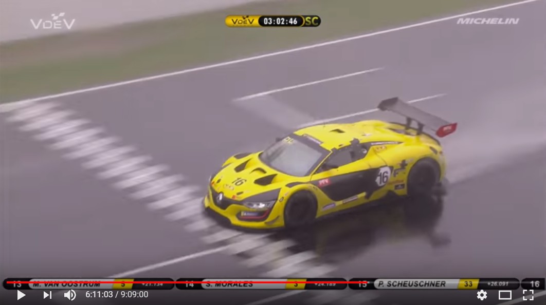 Max Mugelli sotto il nubigrafio alla 4 ore di Barcellona