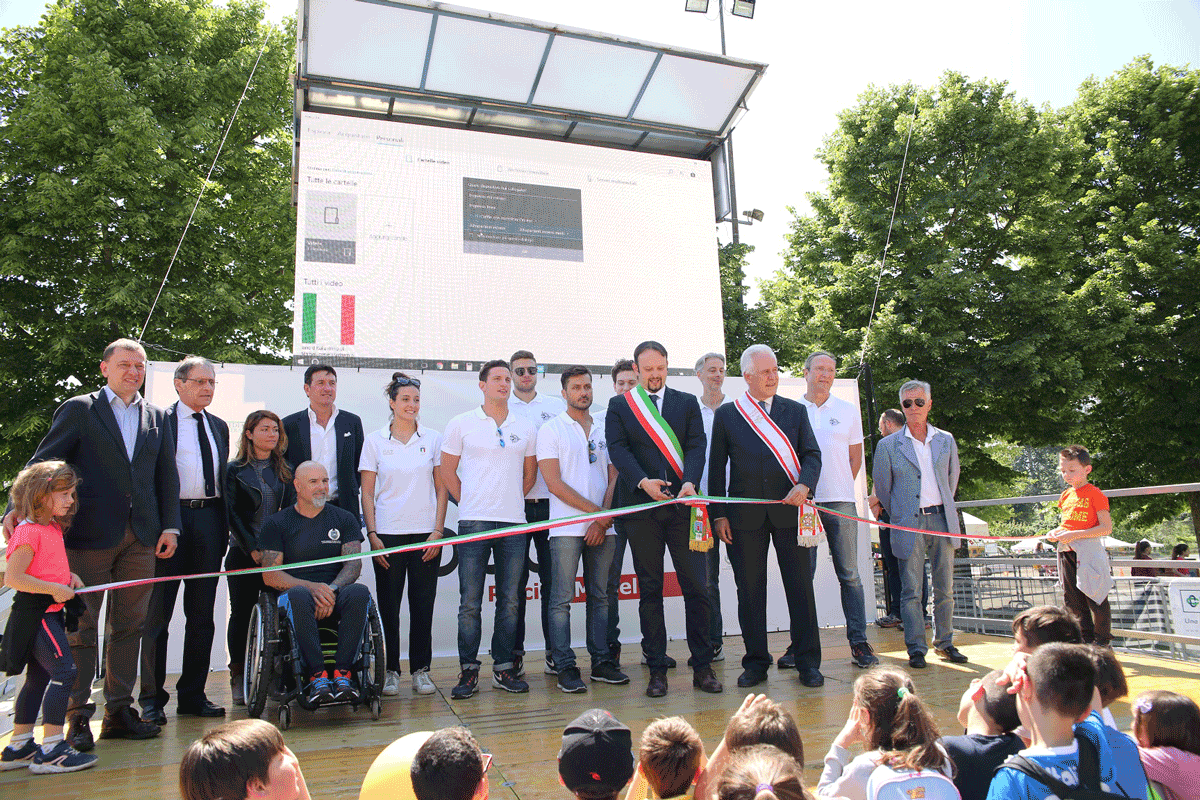 Il sole bacia Vivilosport 2018. Taglio del nastro davanti a 1200 bambini