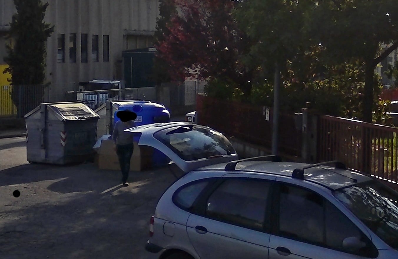 Rifiuti ingombranti. Altro incivile 'beccato' a Borgo, in via delle Fornaci