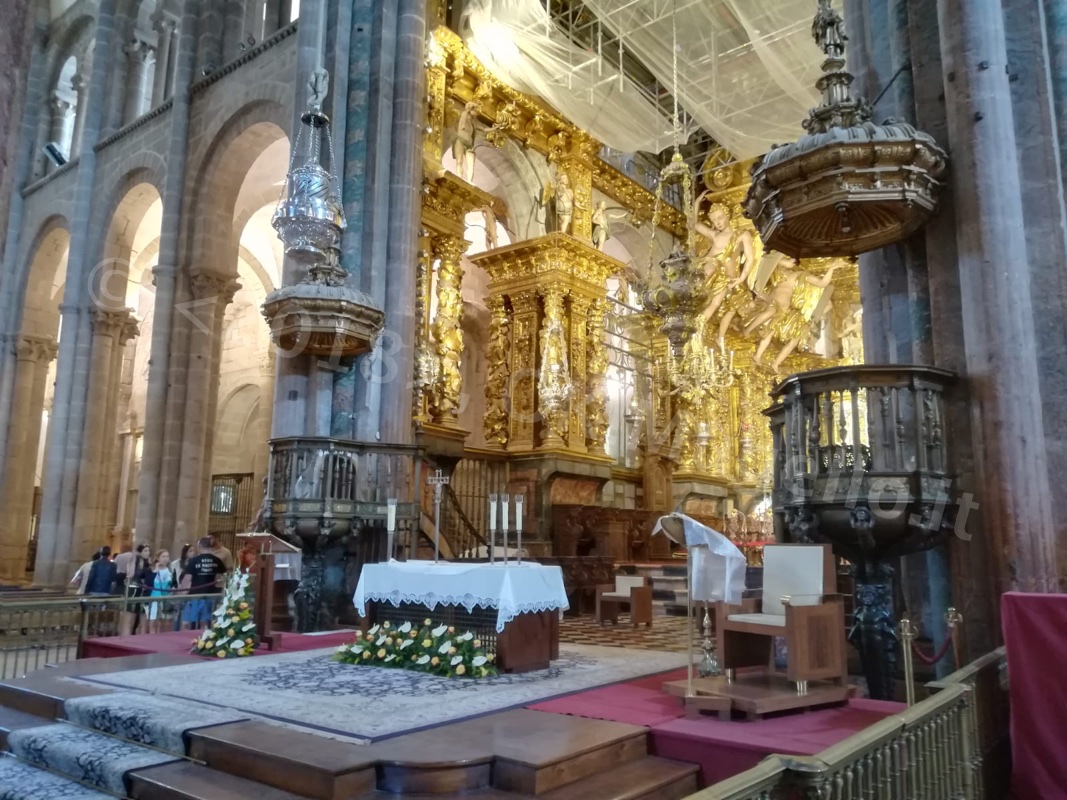 Finalmente la Cattedrale! Si conclude con successo il viaggio verso Santiago.