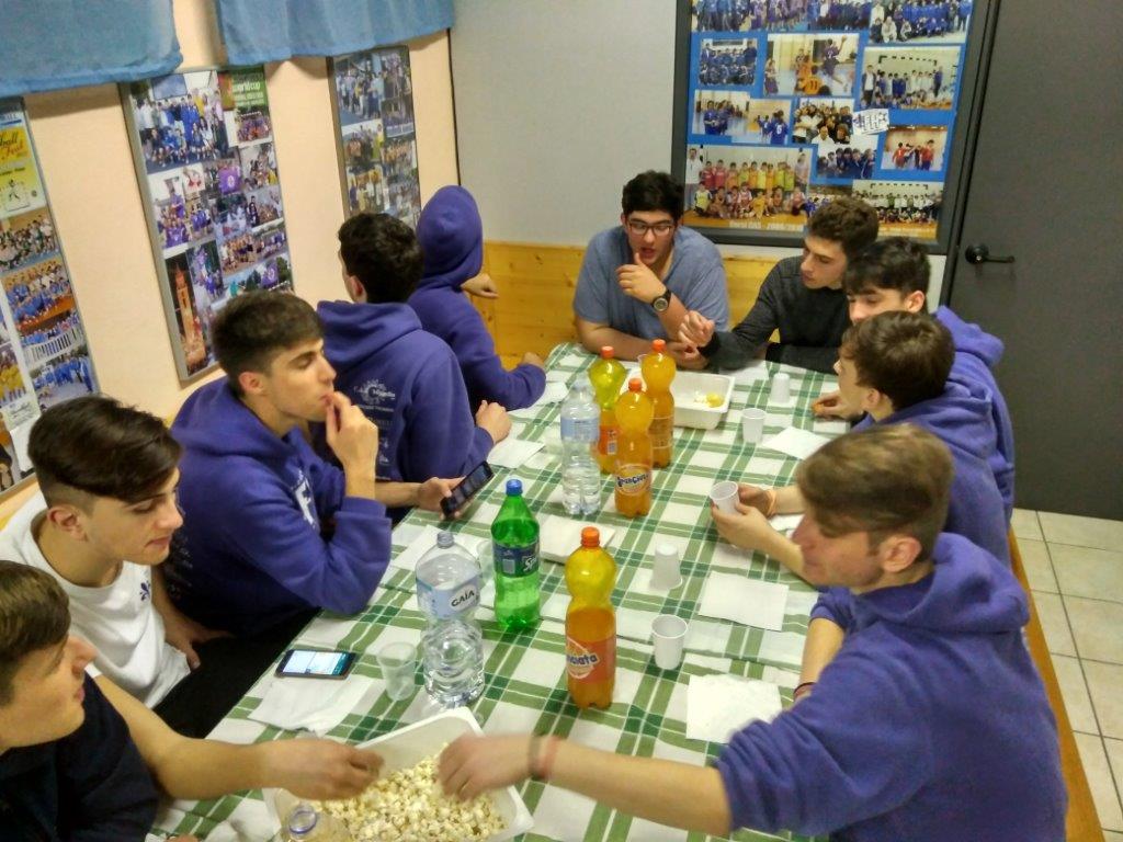 Atleti U19M in sede per cena