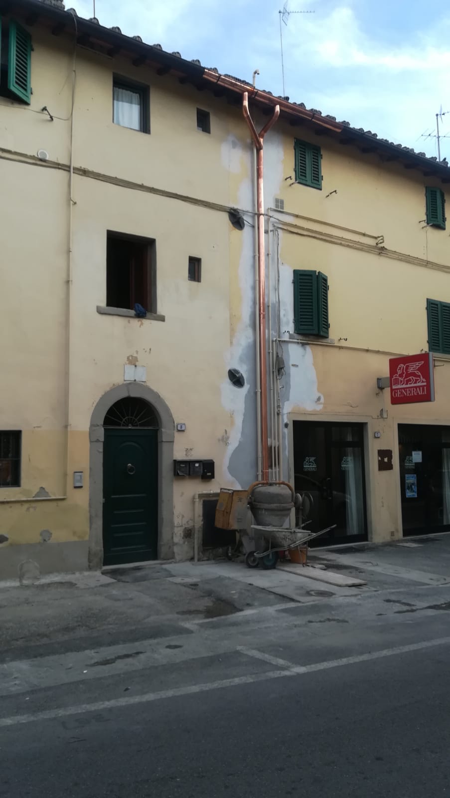 Quel muro un pò scrostrato... è stato riparato! La positività delle segnalazioni