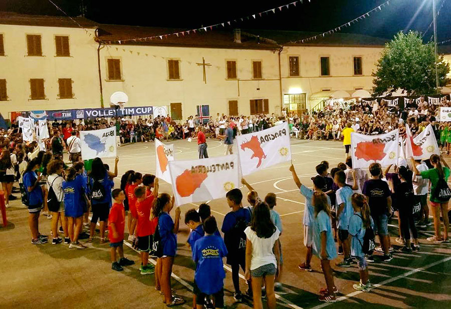 Borgo. Insieme party... amo al Centro Giovanile