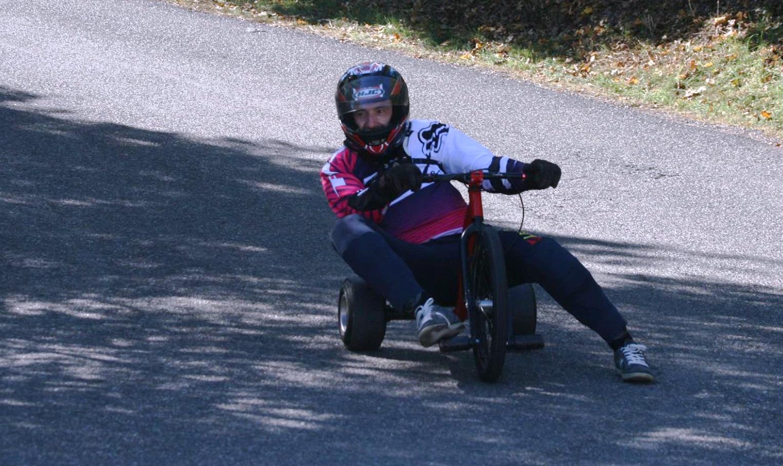 Gare senza motore (nè rumore). Domenica la gravità arriva al Mugello (con i drift trike e non solo)