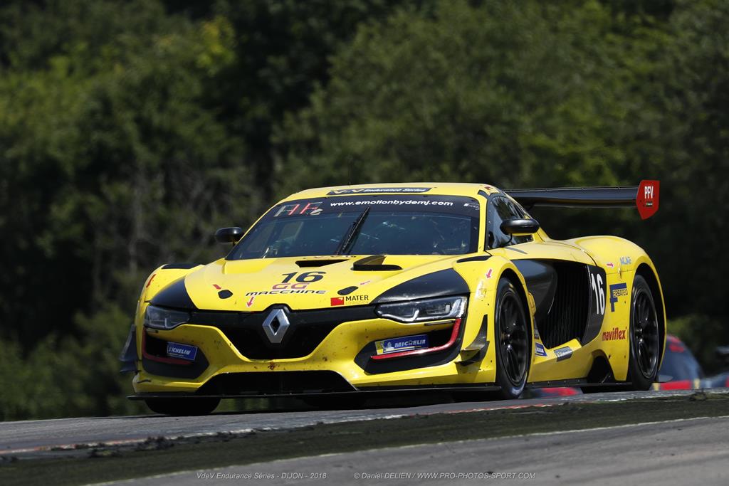 Max Mugelli impegnato a Le Mans nella 4 ore Endurance del Campionato VDEV