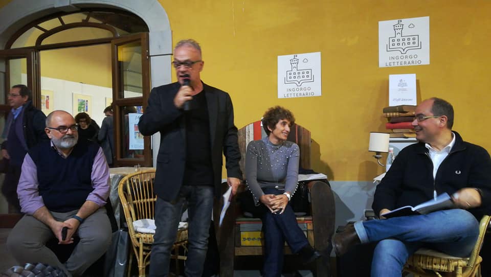 Presentato “Pugni chiusi” di Ezio Alessio Gensini e Leonardo Santoli all’Ingorgo Letterario