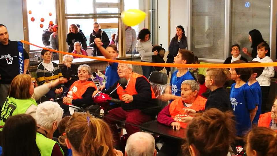 Pallavolo con i nonni. La Mugello Volley alla Rsa S. Francesco