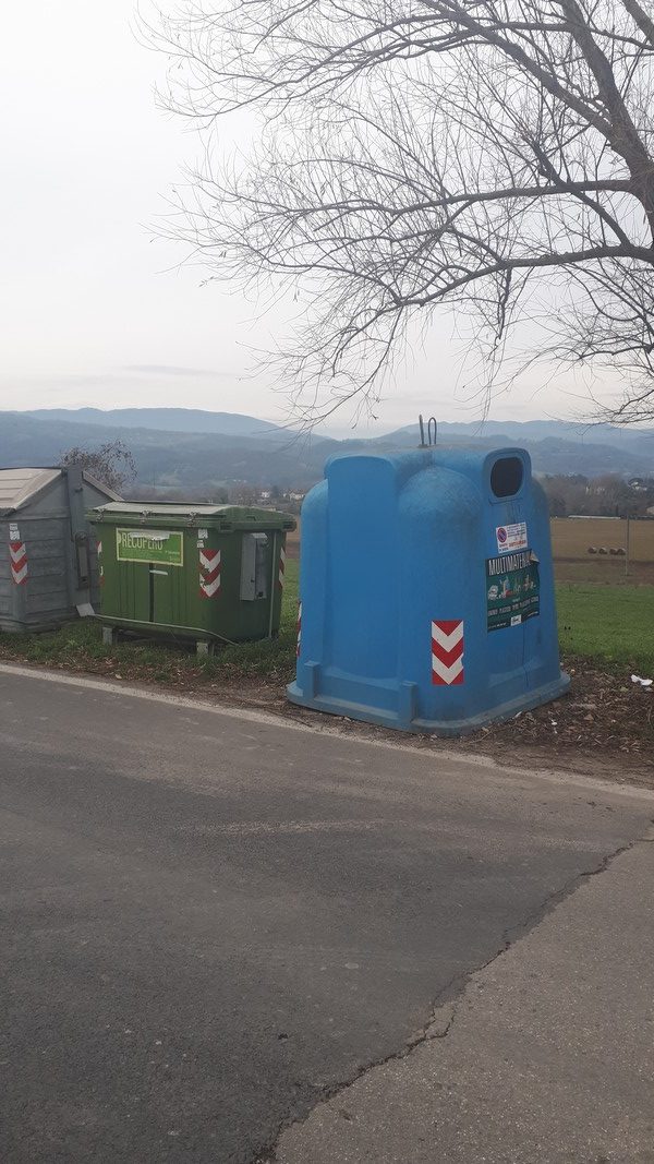 Questi pazzi pazzi rifiuti... alcune segnalazioni sul porta a porta