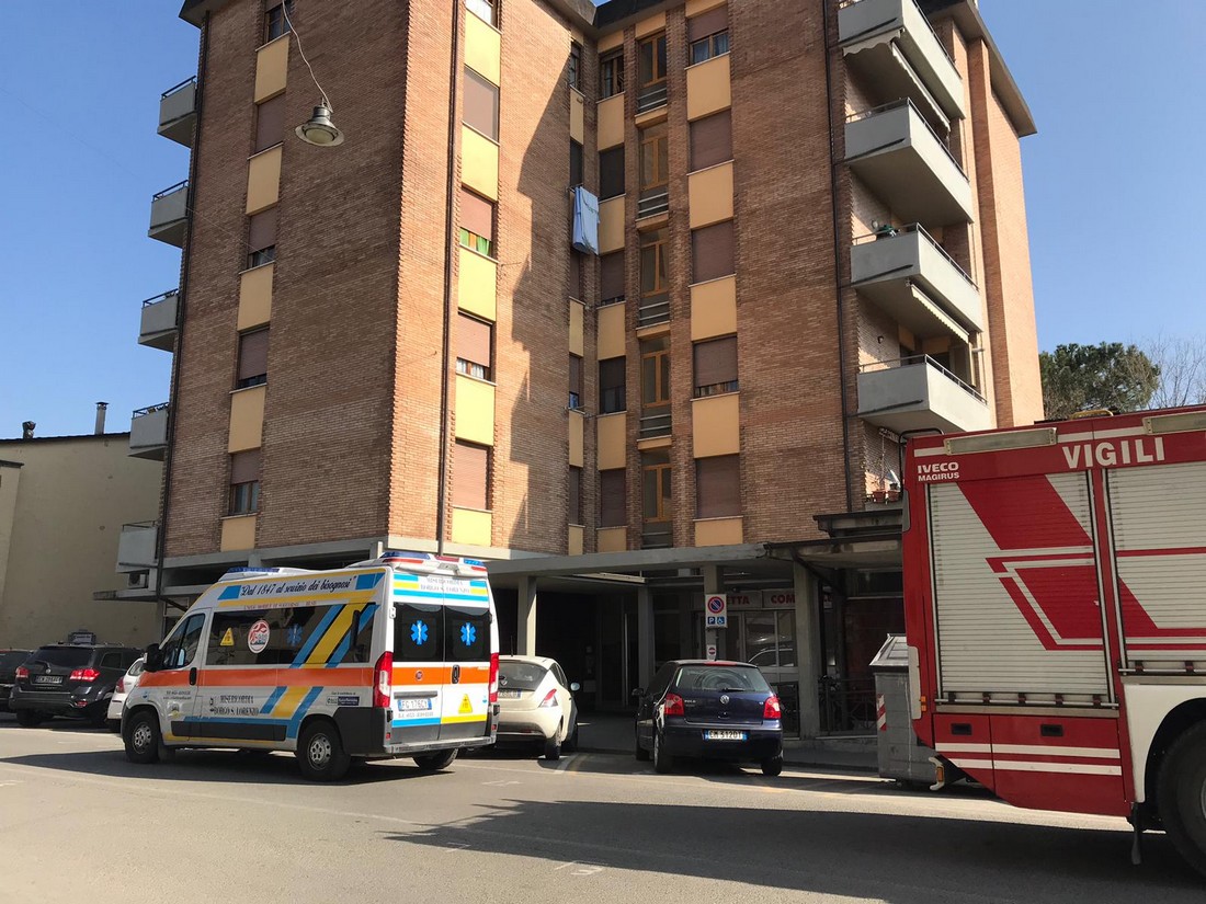 Borgo. Anziana chiede aiuto dalla terrazza. Raggiunta e soccorsa