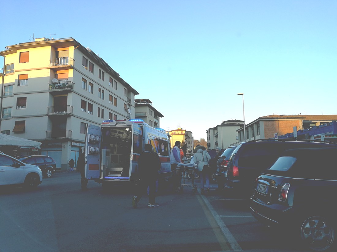 Borgo. Cade e si ferisce in Piazzale Martiri della Libertà, arriva il 118