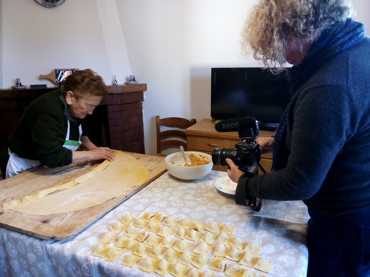 'Pasta Grannies'. Il canale You Tube in Mugello, per il tortello