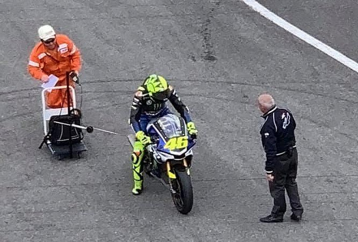 Mugello. Anche per Valentino controlli antirumore. Foto del Giorno