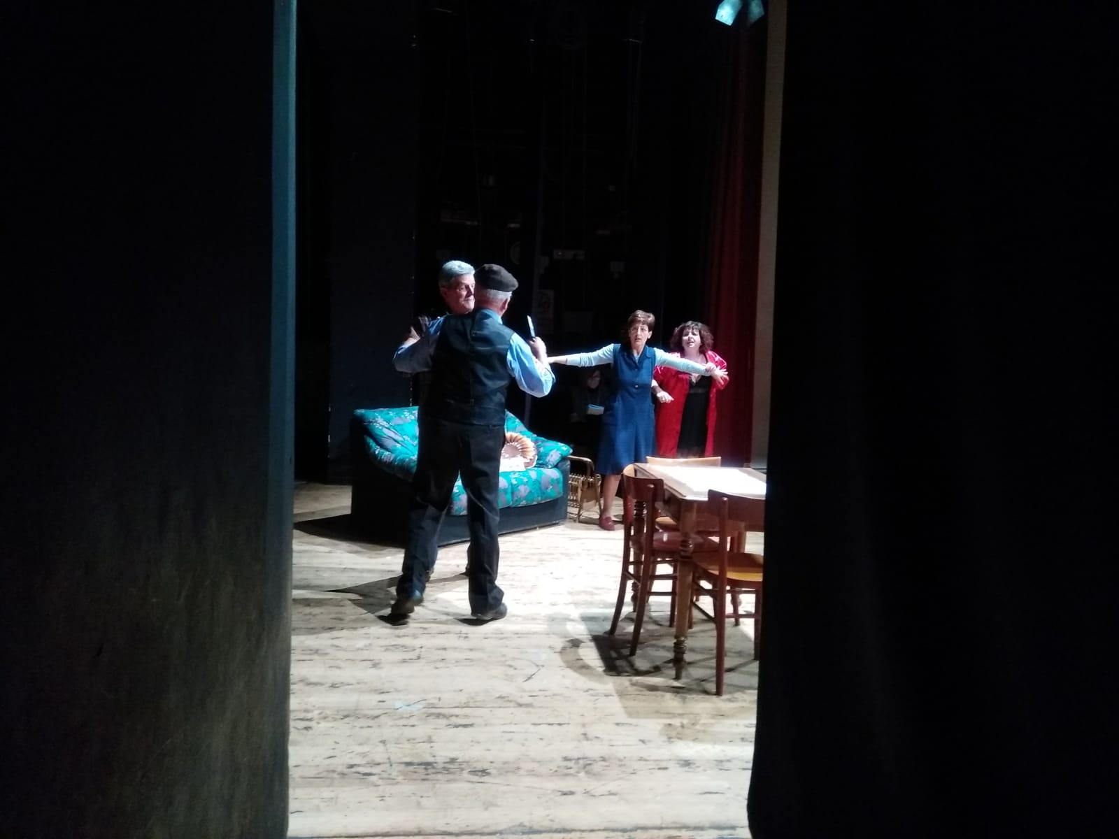 Ancora una replica col botto di “Ma icchè gli farò alle donne” dei Rallentati. Questa volta al Teatro Giotto di Vicchio