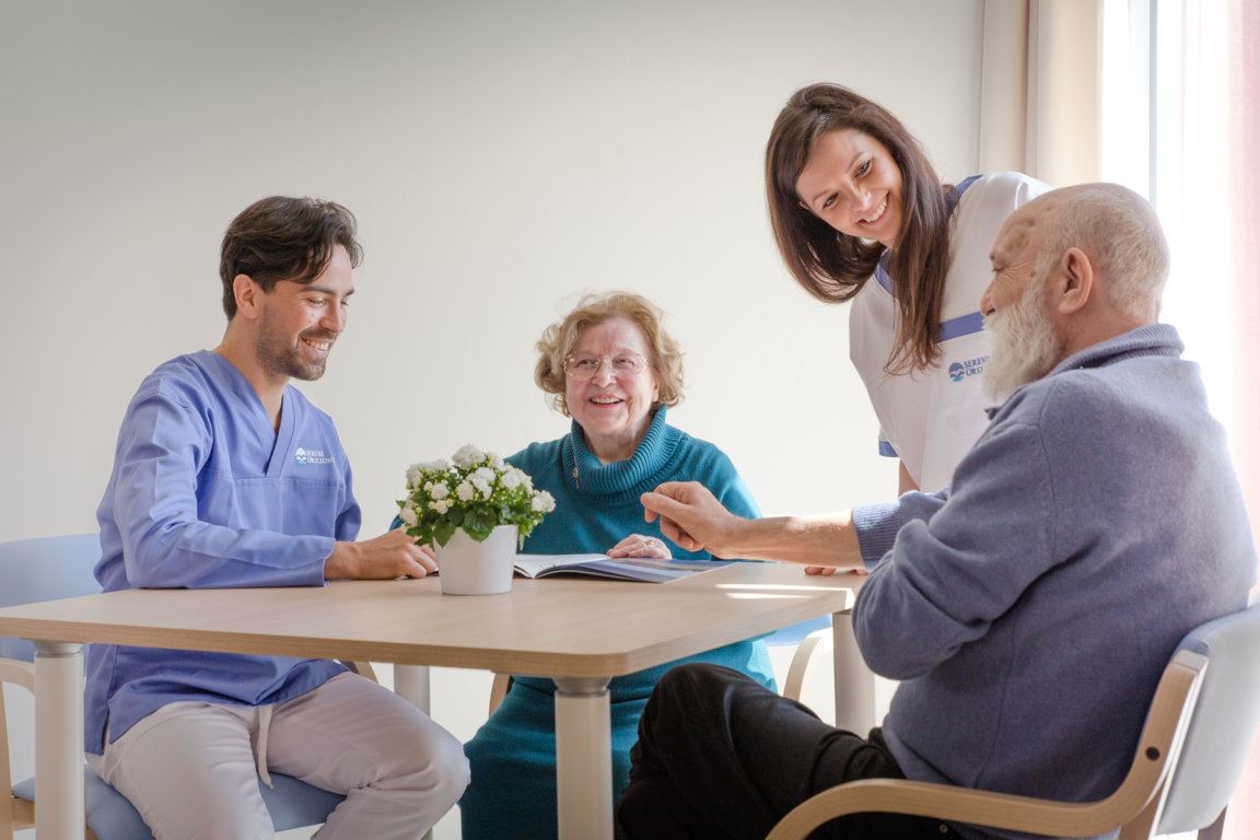 Lavoro (estivo e non solo). Le Rsa cercano centinaia di operatori, info