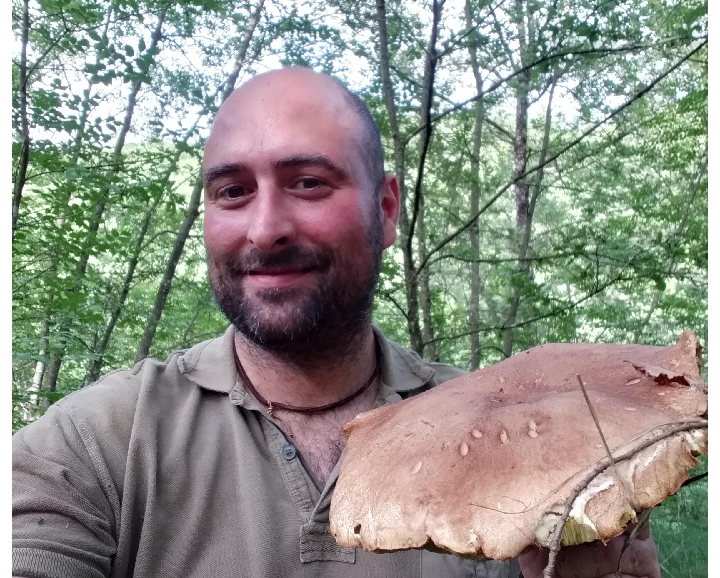 470 grammi. Grosso porcino trovato a San Piero. Foto del giorno