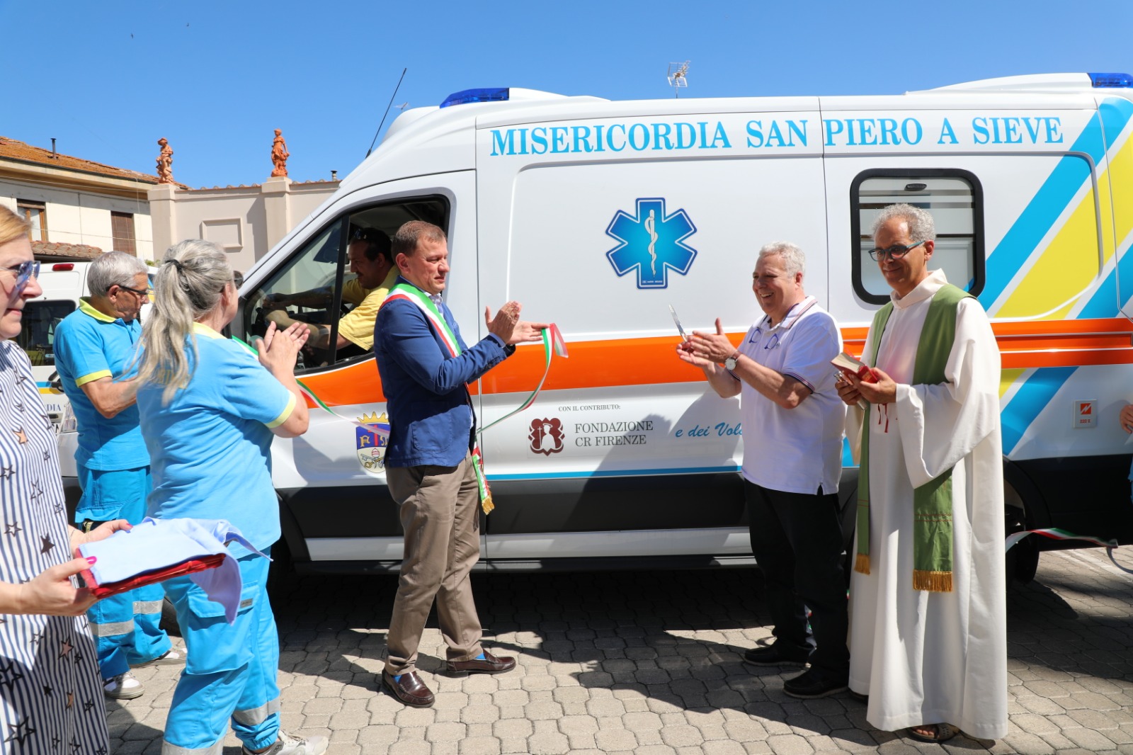 Inaugurata nuova ambulanza alla Misericordia di San Piero. Foto