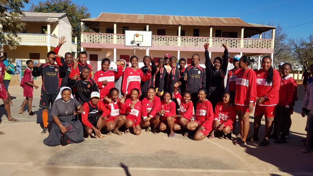 Maglie, scarpe e palloni dal Mugello per il Madagascar