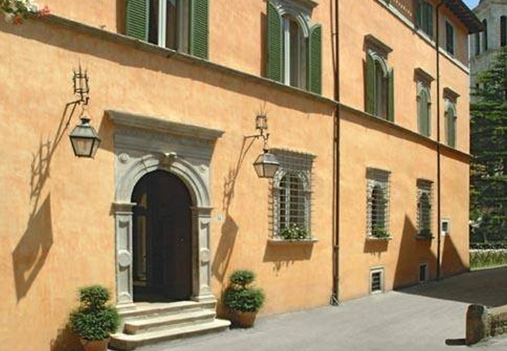 Palazzo Dragoni via duomo Spoleto