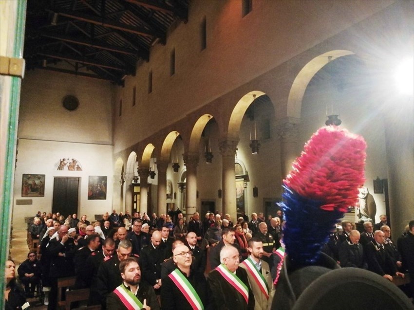 Un momento della cerimonia con le autorità  amministrative del Mugello