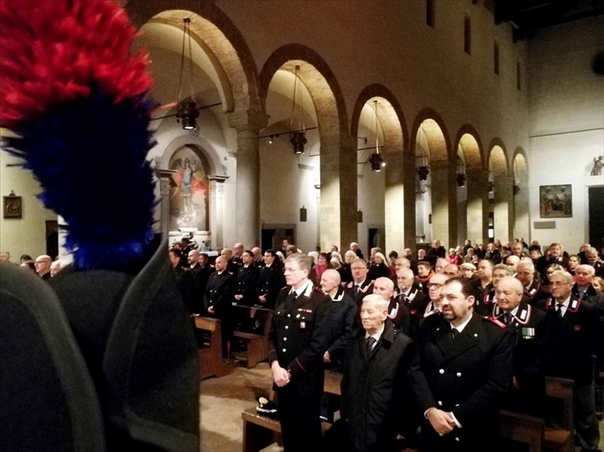 Altro momento della cerimonia con le autorità militari, il Maggiore  Michele Arturo, il Generale borghigiano in quiescenza Desiderio Naldoni, il Luogotenente Fulvio Gagliardo