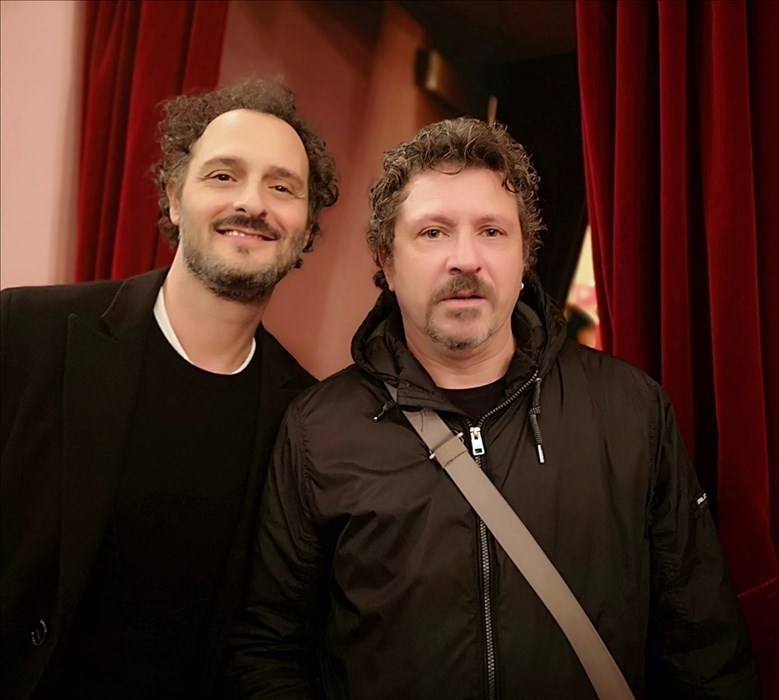 A destra l'attore Fabio Troiano, alla sinistra il collaboratore di Ok!Mugello Massimiliano Miniati