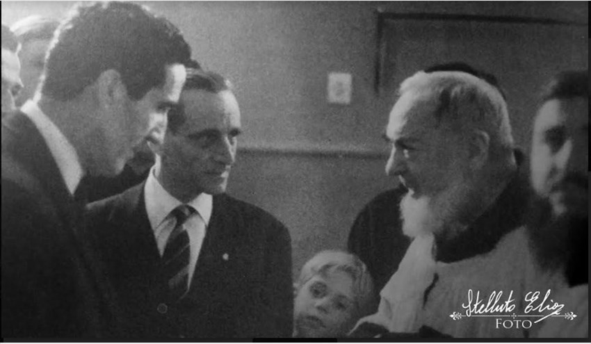 Padre Pio con Helenio Herrera, prima della partita Foggia inter. Ma sarà motivo prossimamente di una intervista al dott. Giuseppe Zingarelli