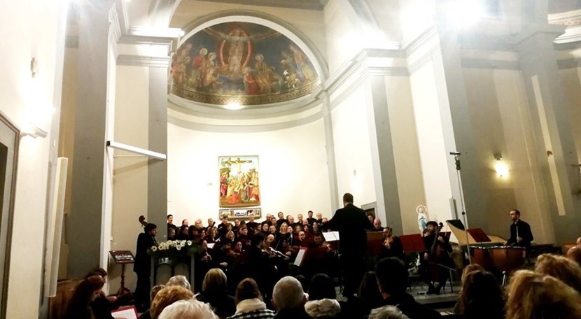 Il Complesso coristico e strumentale in concerto per la rassegna denominata “ Cantantibus  Organis”