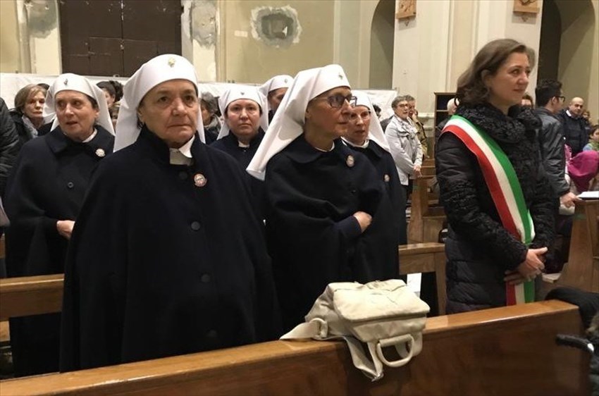 Un momento della cerimonia al Santuario del SS. Crocifisso con la presenza dell’assessore Carlotta Tai.