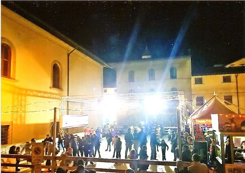 La pista di ghiaccio in piazza del Popolo