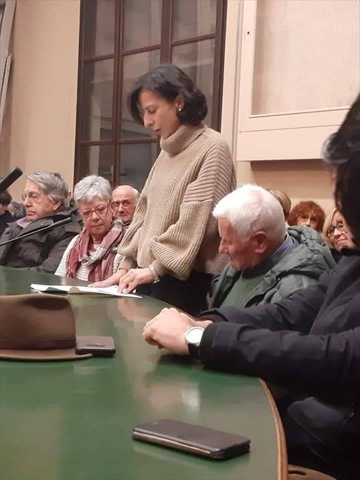 L’intervento di Rossella Sargenti nella Sala consiliare con accanto il babbo Silvano