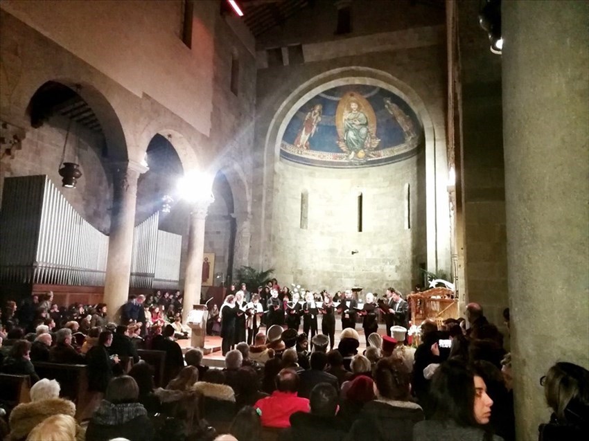 Il gruppo coristico ""Capriccio armonico"" in concerto diretto da Gianni Mini