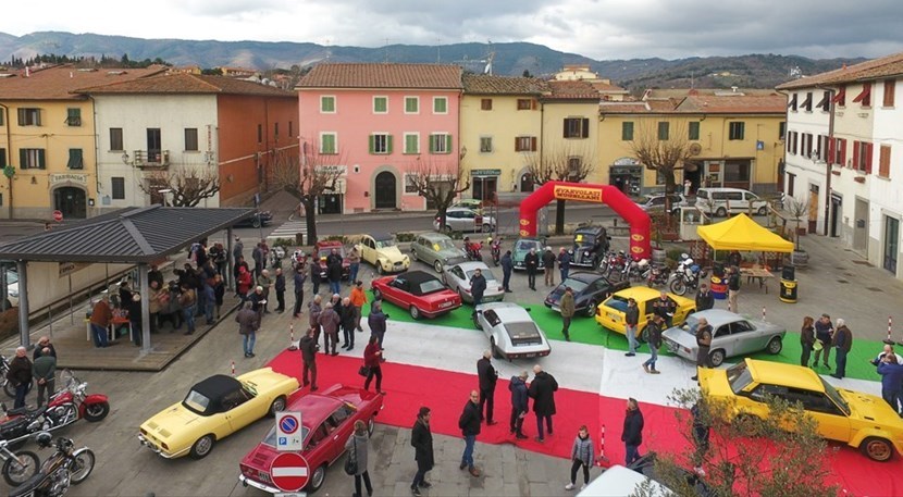 Panoramica di piazza Ughi della Cavallina
