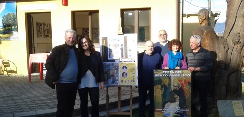 Da sx, Fabrizio Scheggi, l’ass. Sandra Pieri, rappresentante del circolo IL CISTIO, sindaco di Vicchio Carlà Campa, Sabrina Valentini e il pres. dell’Ass. degli Artisti Giuliano Paladini