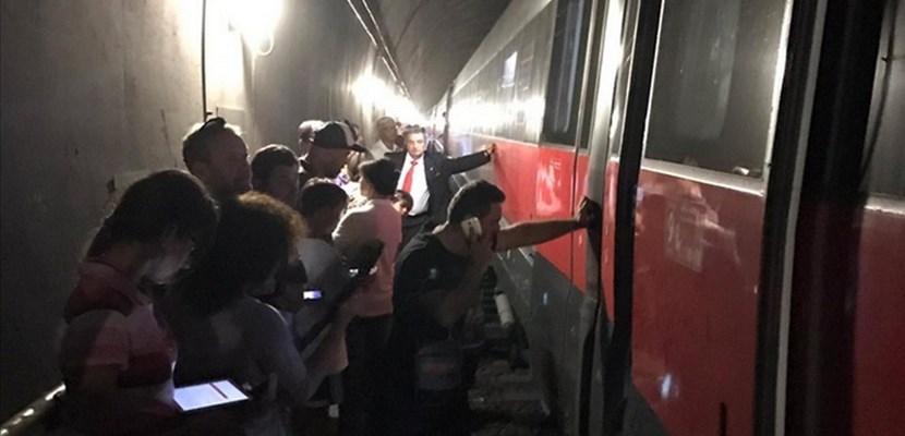 Una esercitazione notturna nelle gallerie contestate