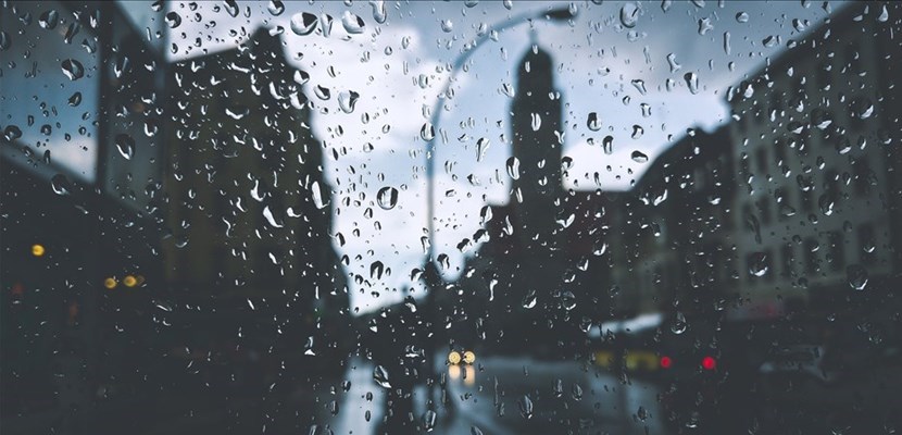 Lampione sotto la pioggia