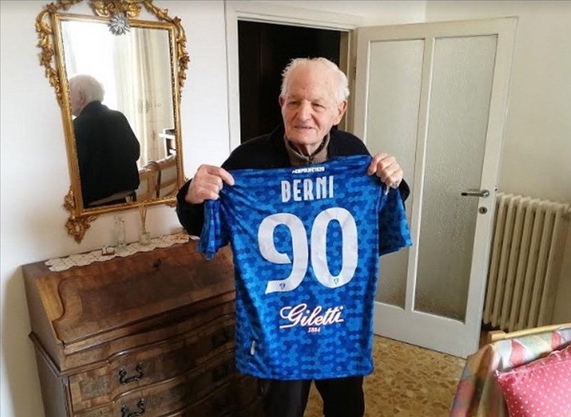 Giuseppe Berni con la maglia azzurra n.90.