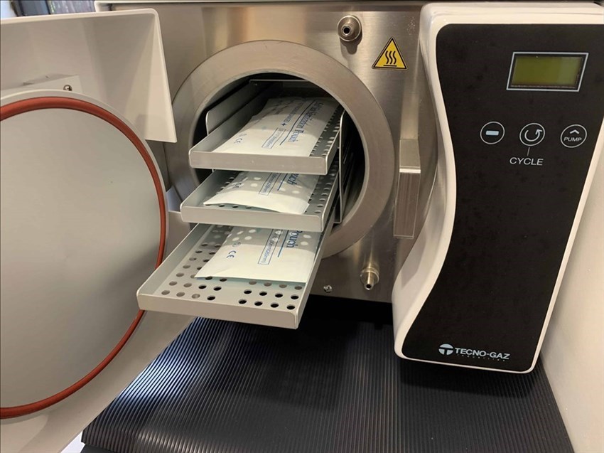 Apparecchi per la sterilizzazione degli strumenti