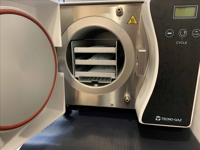 Apparecchi per la sterilizzazione degli strumenti