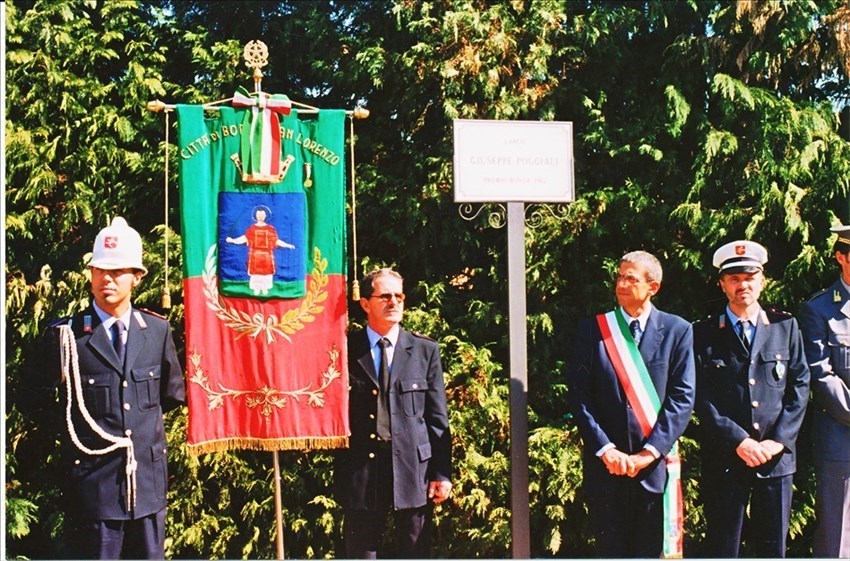 La cerimonia dell’intitolazione di una strada a Beppe Poggiali