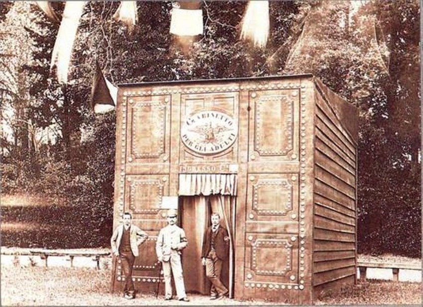 i gabinetti ""per adulti"",""Facebook