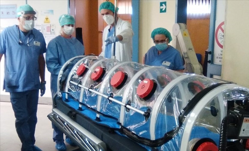 La barella di biocontenimento donata a Borgo