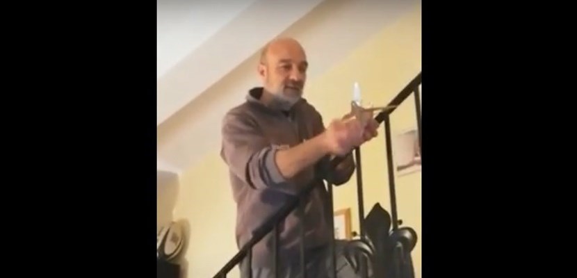 Perfetto volo della Colombina tra le mura di casa: l'irresistibile video del fiorentino doc