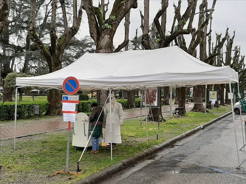 I tamponi in Piazza Dante