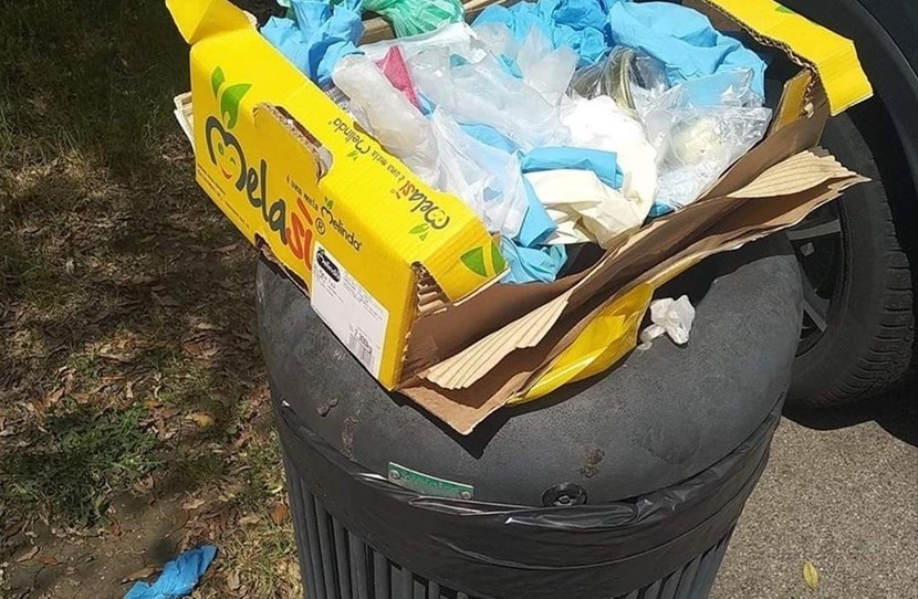 Mascherine e guanti abbandonati a Barberino