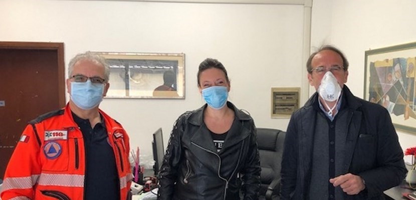 Il Senatore Nencini volontario d'eccezione a Barberino. La foto del Giorno di OK!Mugello